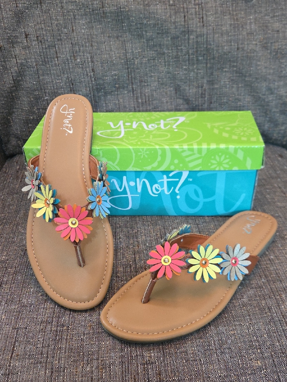 Y-Not Flossy (WP00401W) Multicolor Flowers Thong Sandals 9M